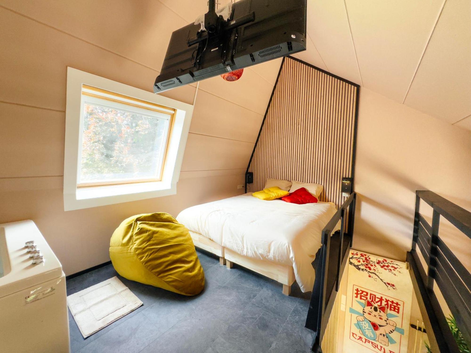 Capsule Lotus-Balneo-Sauna-Billard-Nintendo Hastiere-par-dela Exterior foto