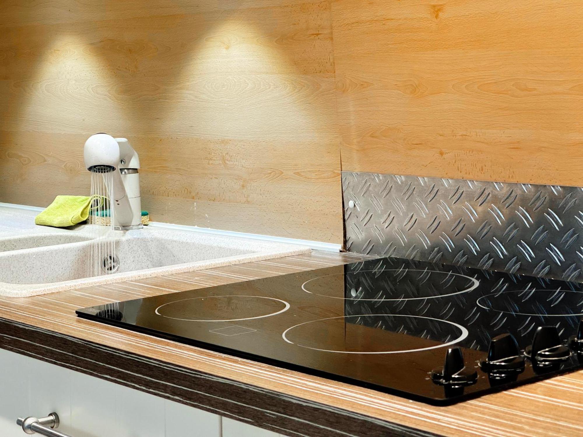 Capsule Lotus-Balneo-Sauna-Billard-Nintendo Hastiere-par-dela Exterior foto